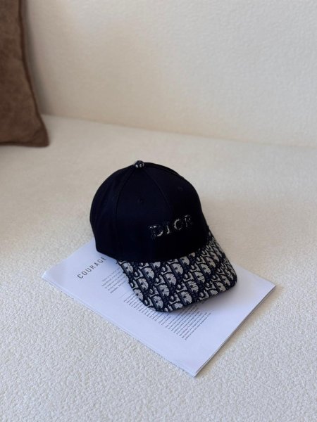 طواقي DIOR كوالتي ماستر